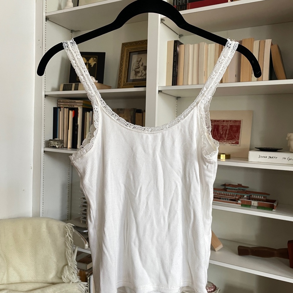 SKIMS Soft Lounge Lace Trim Cami Tank Top - Picture 5 of 10